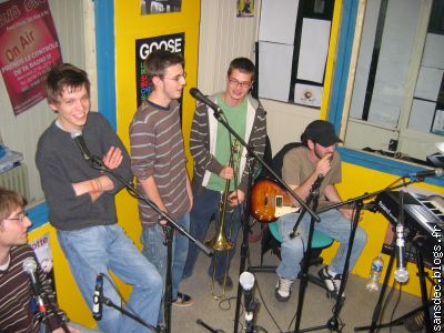 De gauche à droite : Léo, Simon, Zap, Do et Bob de "Autoroots"